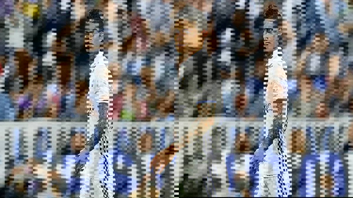 بينهم نجوم ريال مدريد وبرشلونة.. 50 لاعبًا ما زالوا معروضين للبيع في فرق الدوري الإسباني