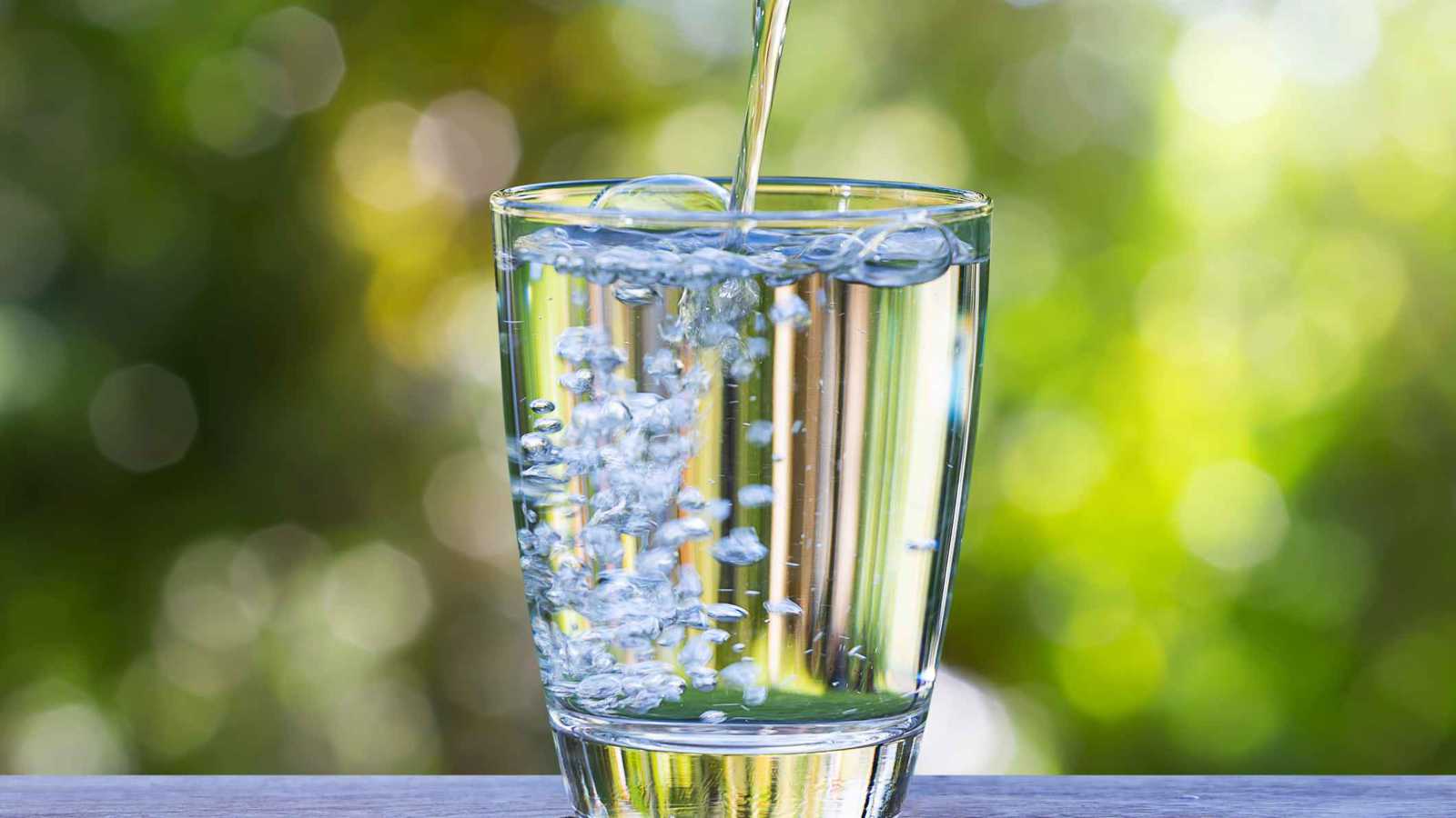 مرض نادر أم جلب للانتباه.. أردني يدّعي عدم شرب الماء لـ18 عاما (فيديو)