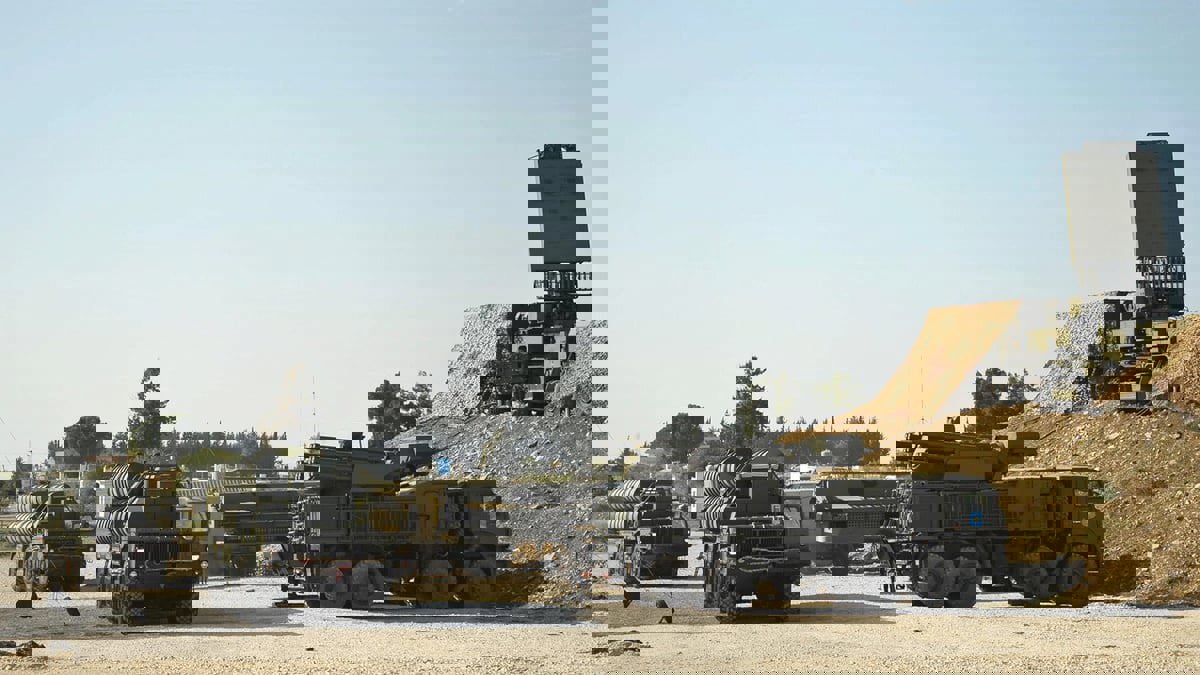 سوريا.. الدفاعات الجوية الروسية تتصدى لهجوم صاروخي على قاعدة حميميم