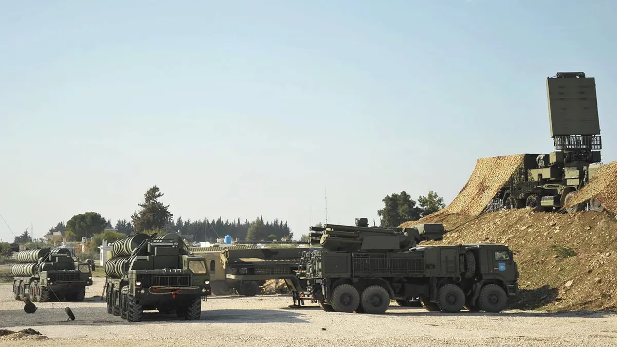 سوريا.. الدفاعات الجوية الروسية تتصدى لهجوم صاروخي على قاعدة حميميم