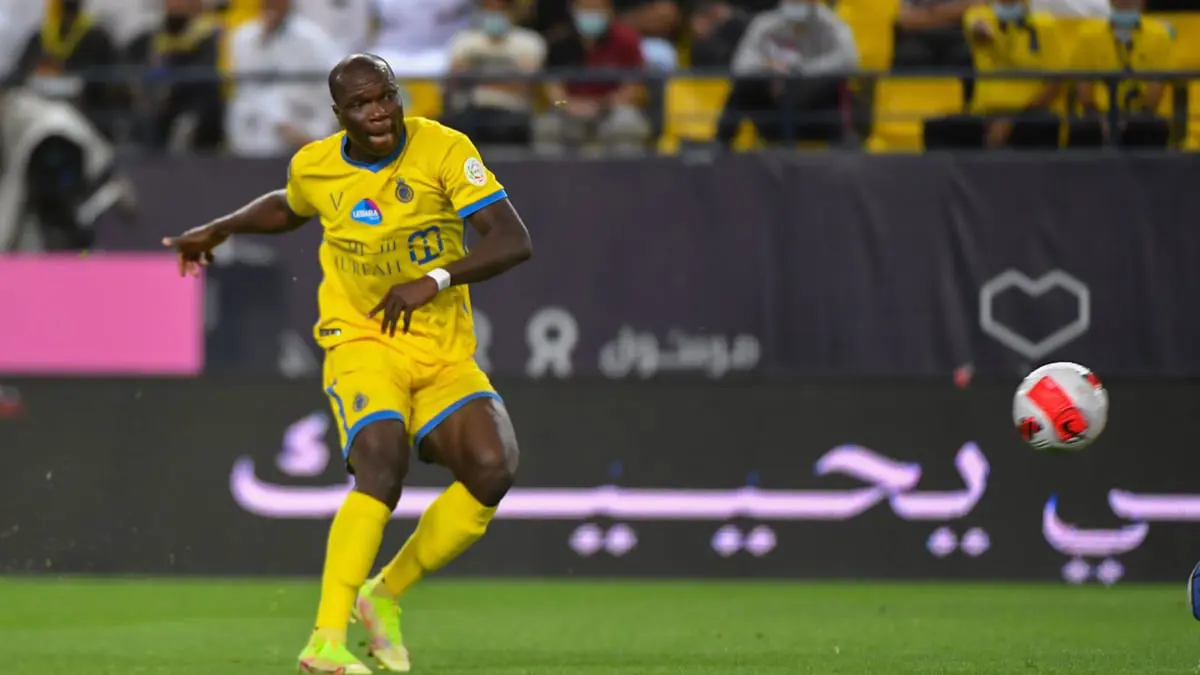 تقرير: ميلان يبدي اهتمامه بالتعاقد مع فينسنت أبو بكر مهاجم النصر السعودي