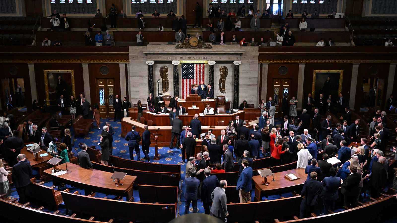 الكونغرس الأمريكي يقر إلغاء مشروع قانون عقوبات قيصر على سوريا