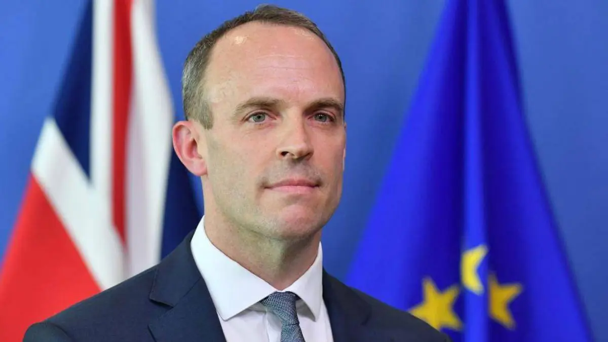 بريطانيا تمدد إجراءات الحجر للحد من تفشي كورونا