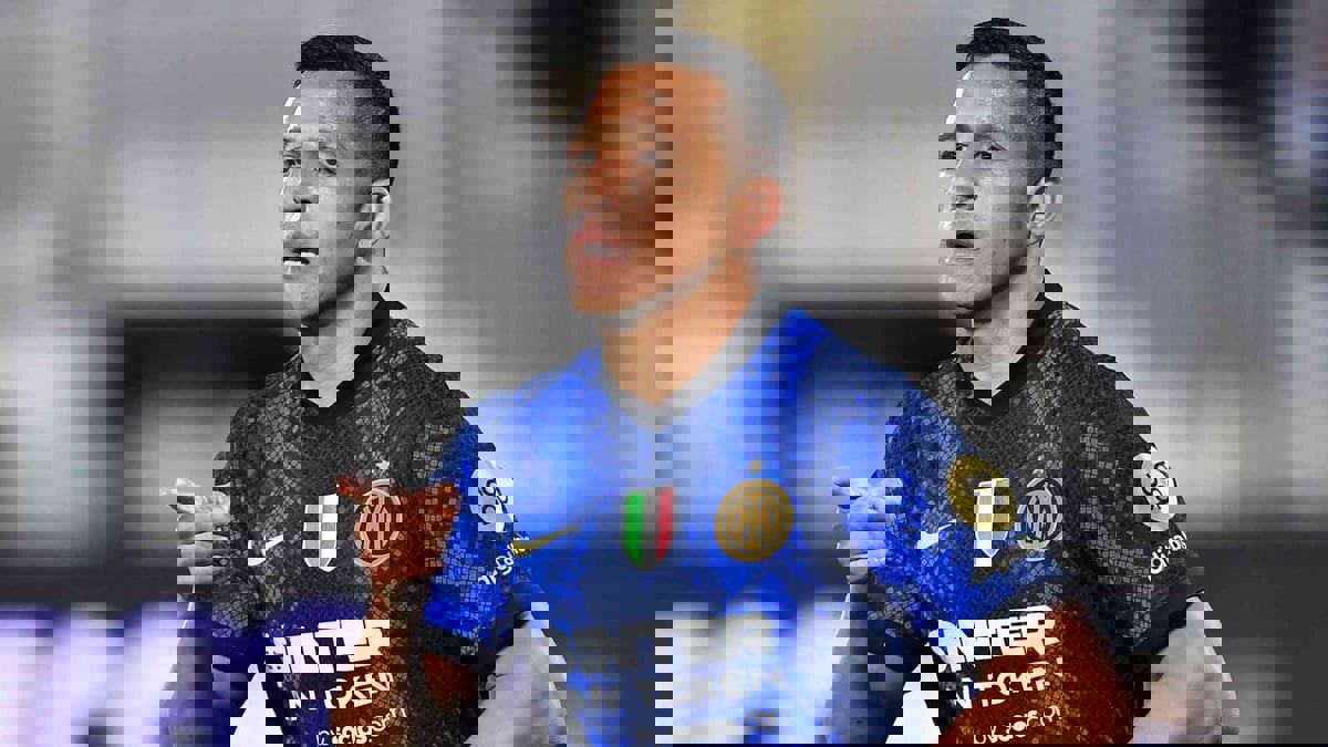 تقرير: مسلي آل معمر يدخل في مفاوضات جادة مع أليكسيس سانشيز للانضمام إلى النصر