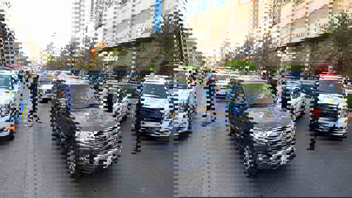 الكويت..القبض على قاتل شاب "بدون" بعد العثور على جثته في بر الجليعة