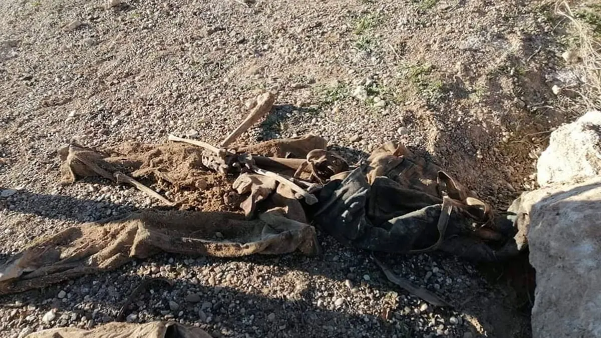 العراق.. العثور على مقبرة جماعية في الأنبار وتحقيقات لمعرفة هويات المدفونين (صور)