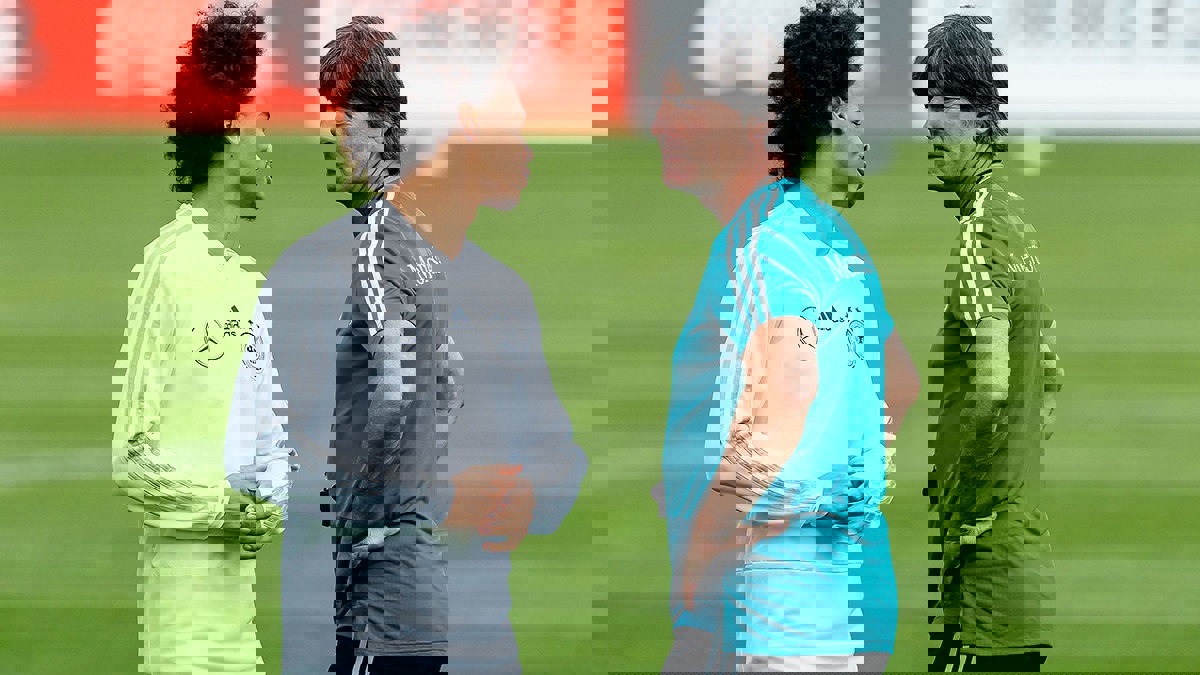 لوف: غوارديولا لم ينصف ساني وعليه الرحيل عن مانشستر سيتي