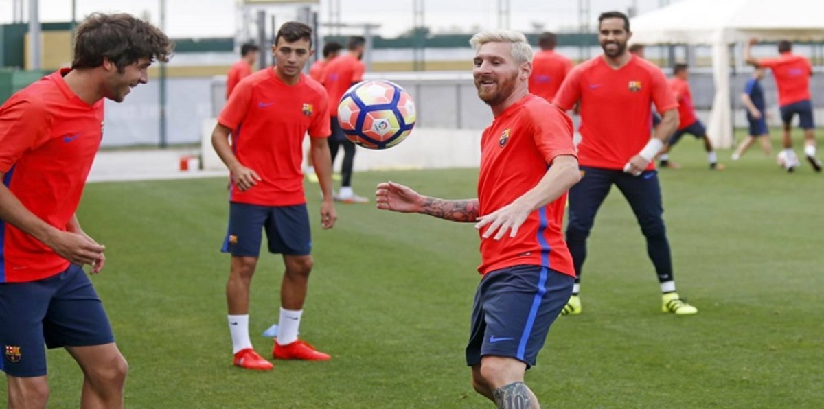 10 لاعبين ينتظمون في صفوف برشلونة استعدادا للموسم الجديد (صور وفيديو)