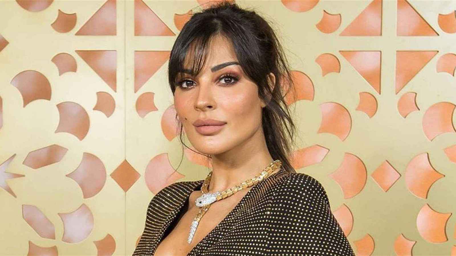 مديرة أعمال نادين نجيم تعلق على قرار انفصالها عن خطيبها