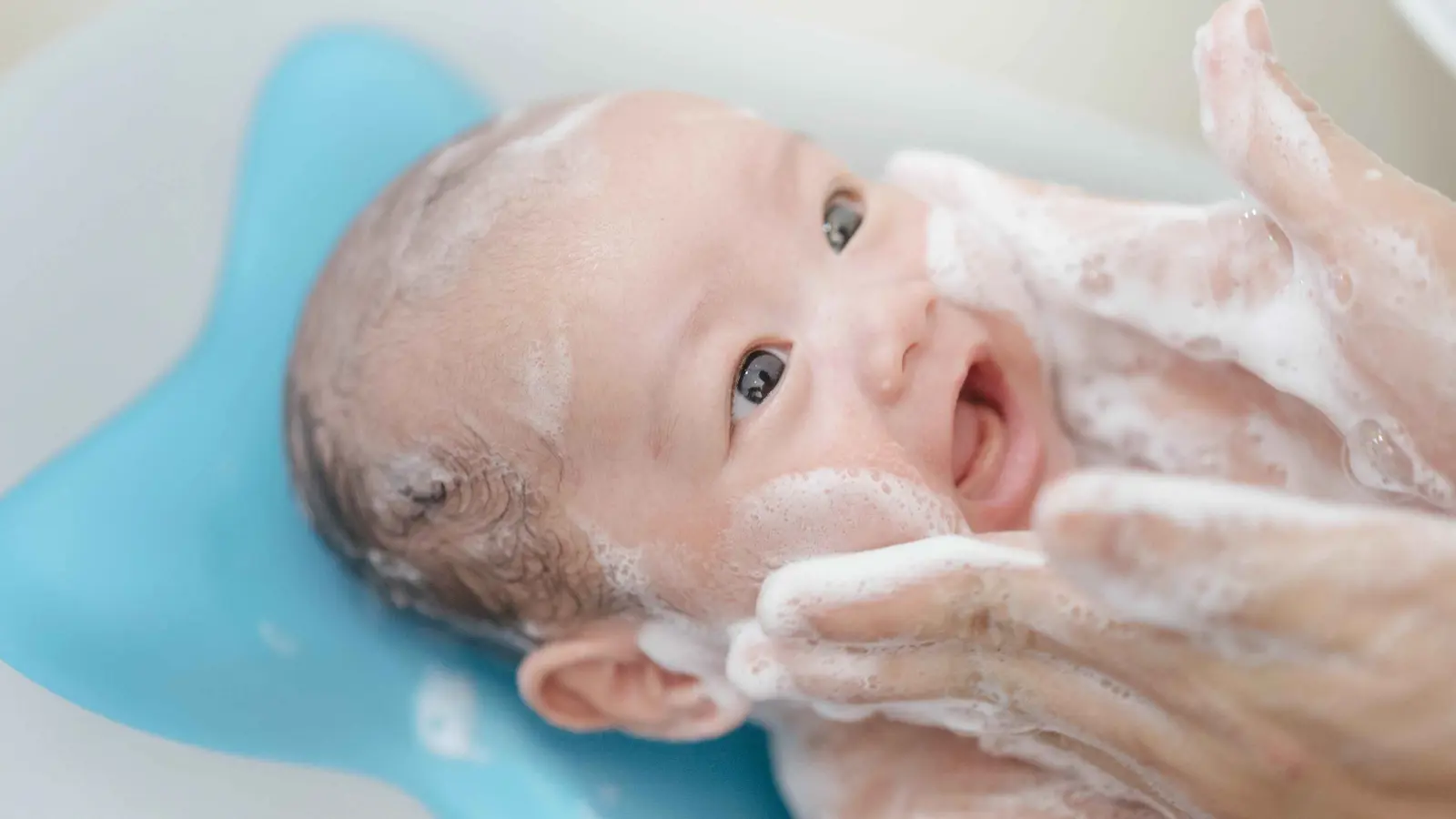 منتجات العناية.. مخاطر "غير متوقعة" على صحة الأطفال