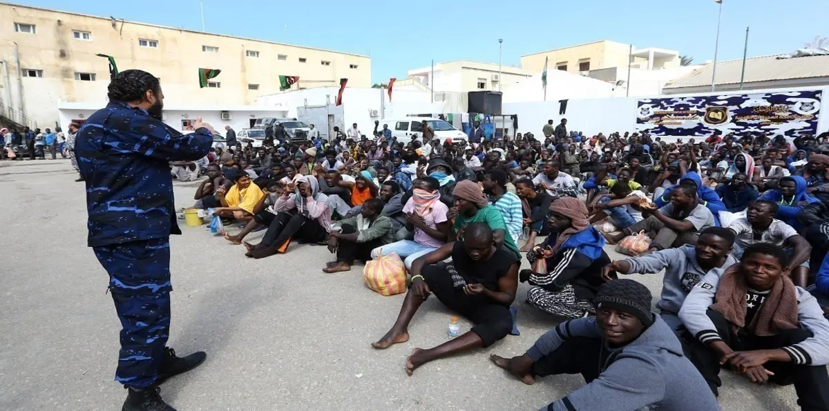 الحكومة الليبية تحقق في تقارير تكشف بيع مهاجرين في "سوق للعبيد"