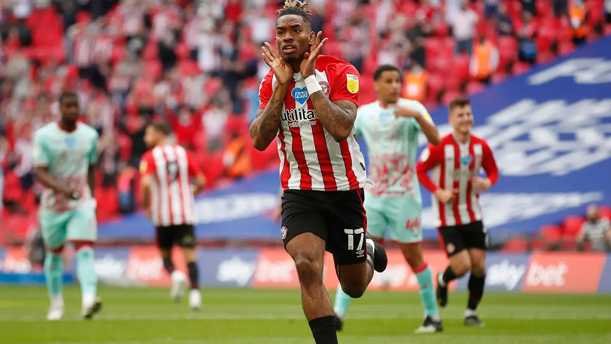 برينتفورد يهزم سوانزي سيتي ويتأهل للدوري الإنجليزي الممتاز لأول مرة في تاريخه