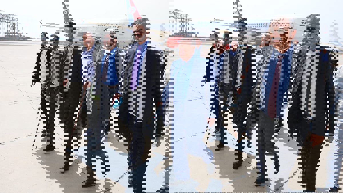 عودة الحكومة اليمنية والبرلمان إلى عدن تمهيدًا لوصول "المجلس الرئاسي"