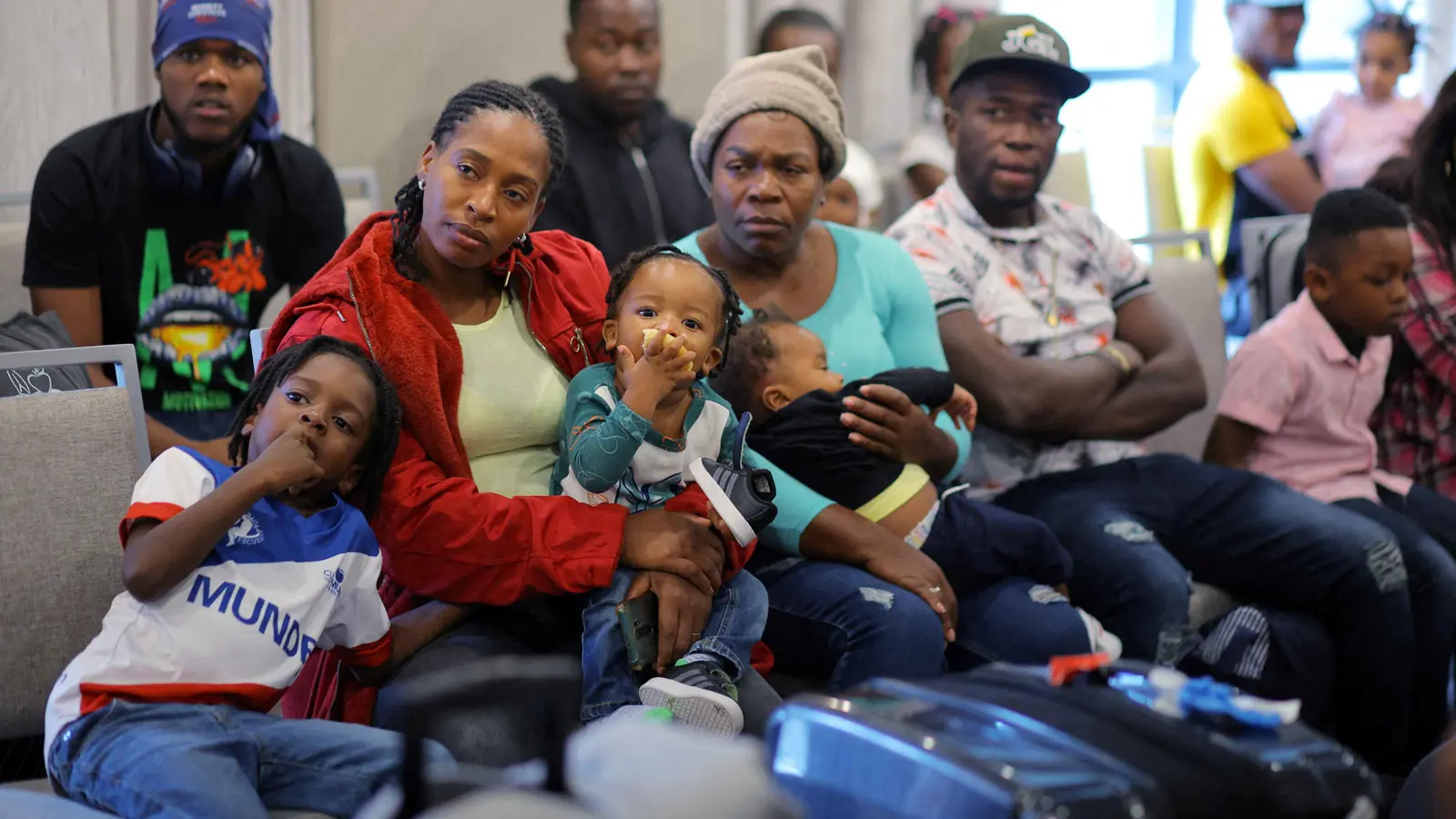 قاضٍ يعلّق قرار ترامب حظر لجوء المهاجرين غير القانونيين