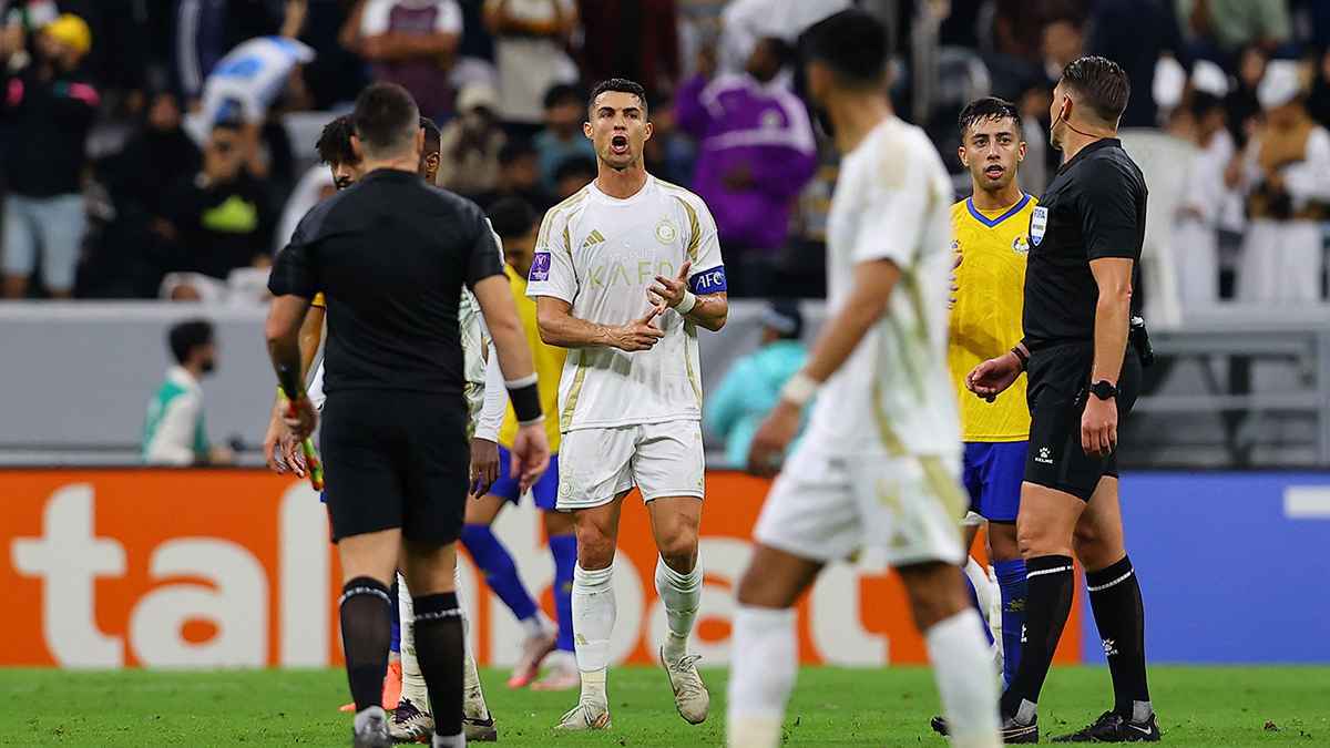 كريستيانو رونالدو يلعب في مصر.. ما القصة؟