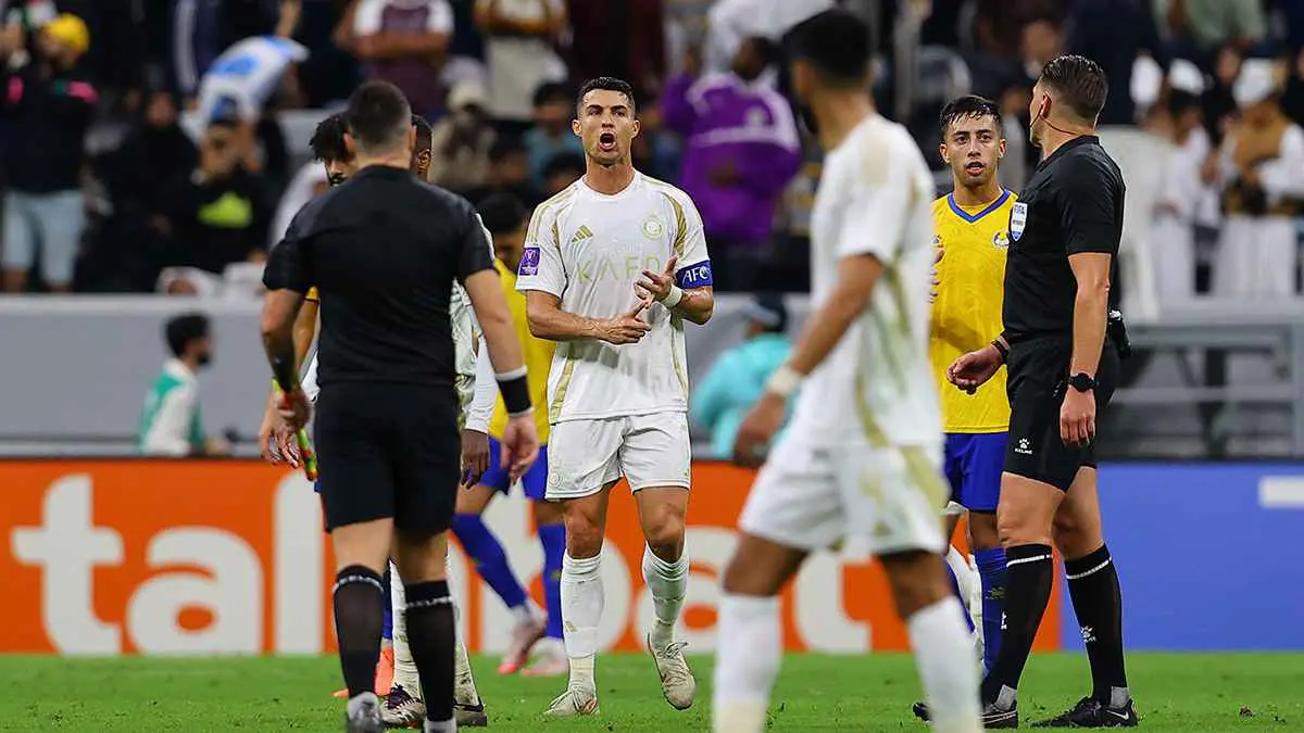 كريستيانو رونالدو يلعب في مصر.. ما القصة؟