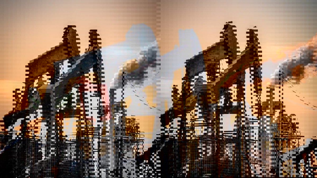 النفط يرتفع مع تنبؤ بعجز وعاصفة جديدة محتملة في خليج المكسيك‎