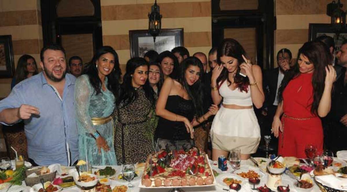 صور.. عيد ميلاد مصممة الأزياء منال عجاج