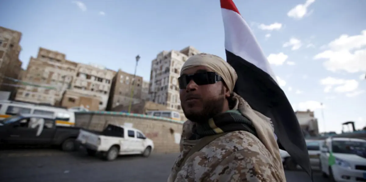 استسلام قوات صالح قرب صنعاء يظهر تدهور أوضاع المتمردين