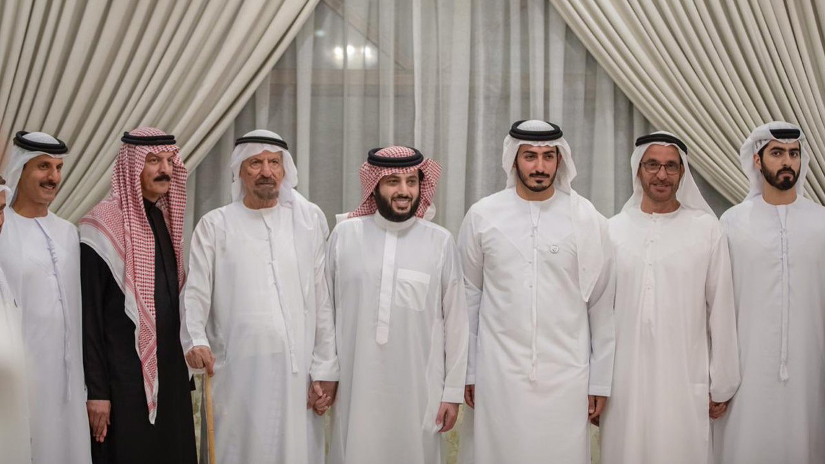 تحريف قطري لفيديو تركي آل الشيخ وأحمد السويدي