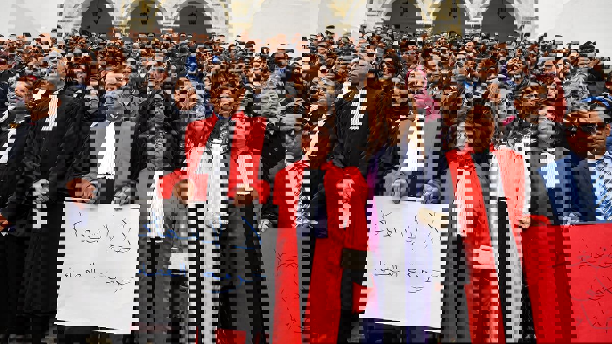 تونس.. أزمة القضاة تتصاعد وسط اتهامات لوزيرة العدل بـ"التمرد" على الرئيس