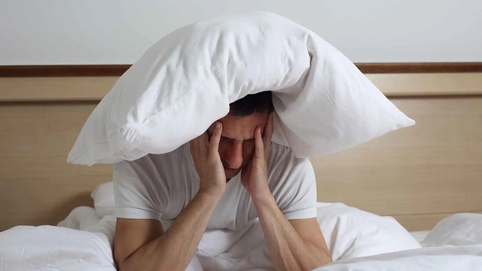 "علاقة خفية".. كيف تفسد اضطرابات الأمعاء نومك؟