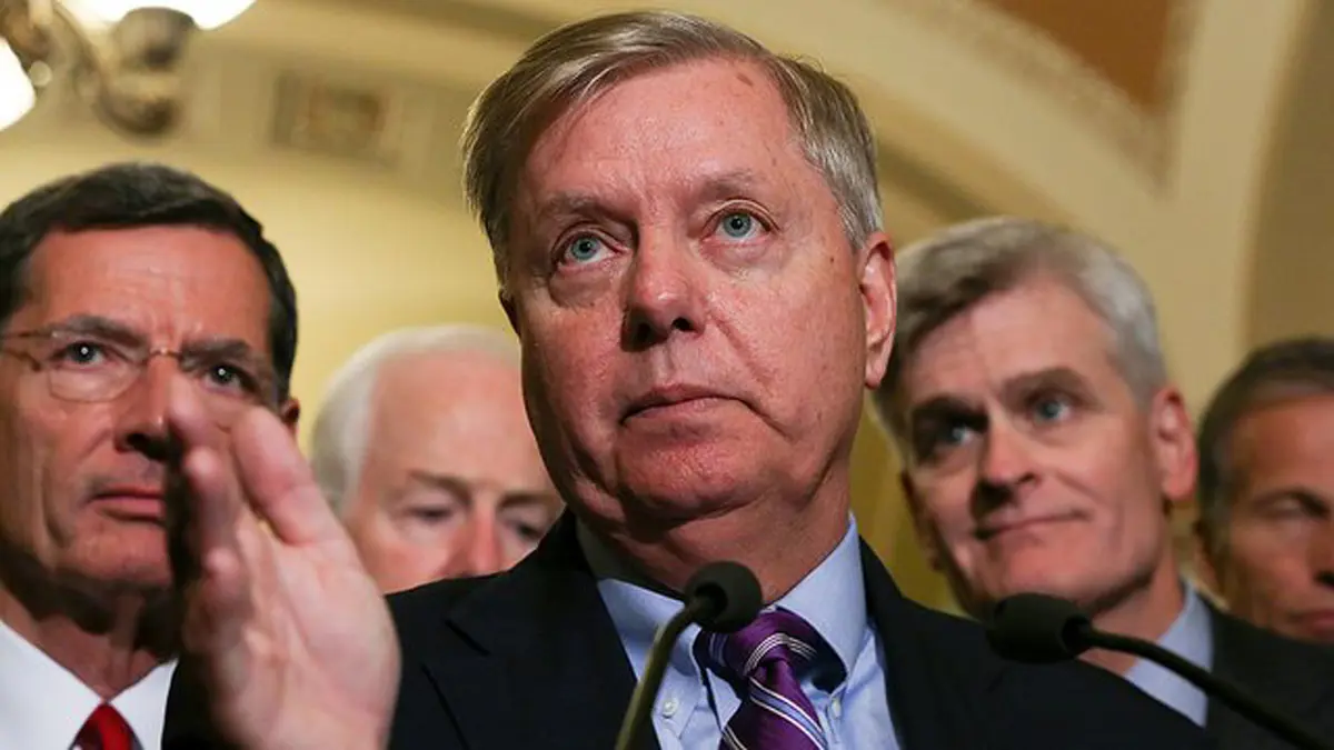 السيناتور غراهام يكشف عن خطة ترامب "الذكية" للانسحاب من سوريا