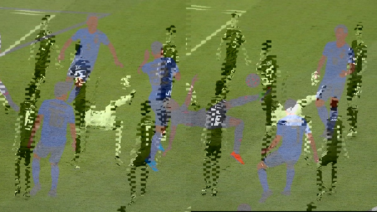 ما الرسالة التي تركها منتخب اليابان للإماراتيين في غرف خلع الملابس؟ (صورة)