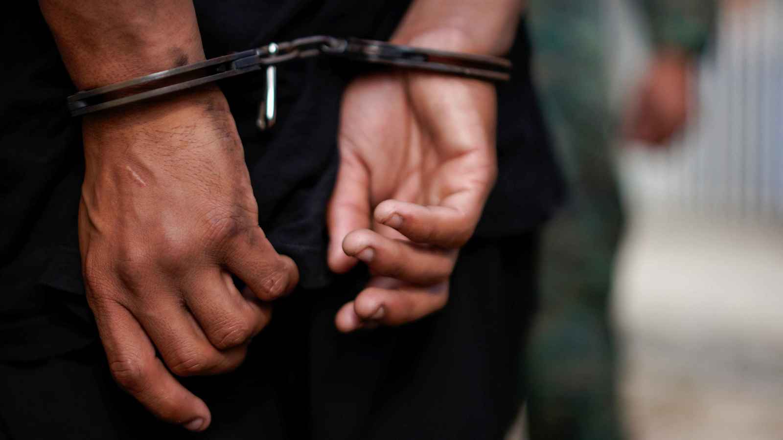 سجن نائب تونسي بعد اعتدائه على موظف عام