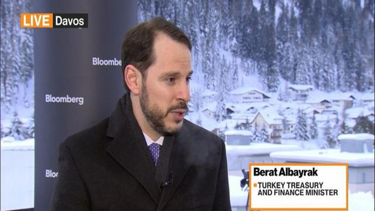 صهر أردوغان يعترف باستمرار تراجع الاقتصاد التركي (فيديو)