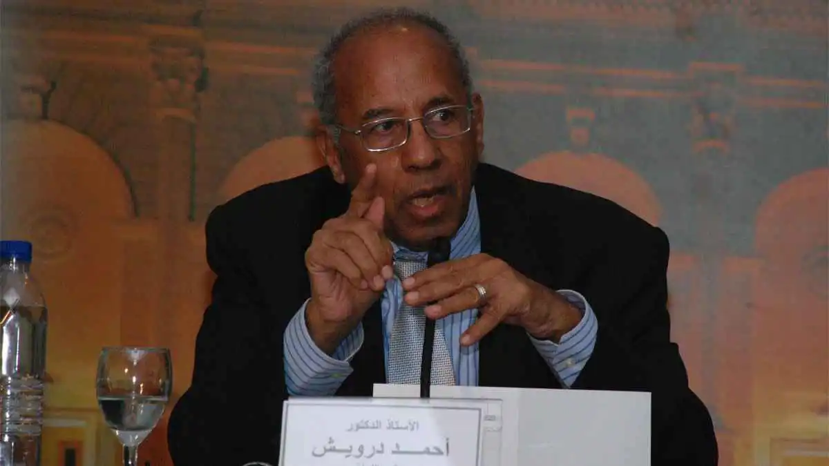 "حارس الهوية العربية".. رحيل الناقد والأكاديمي المصري أحمد درويش