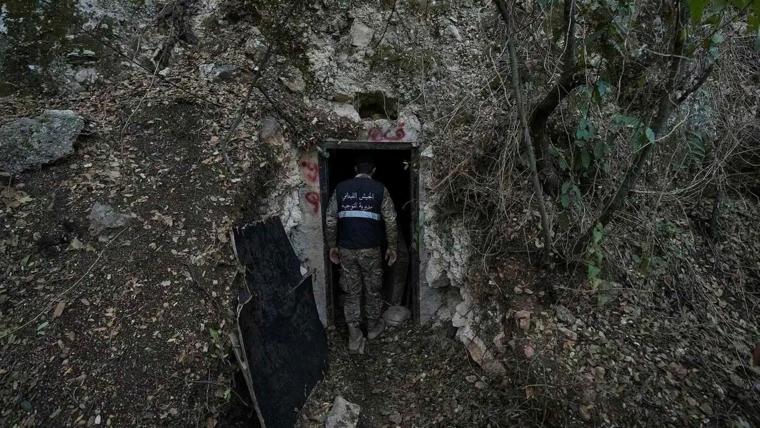 بعد اكتشافه 74 نفقاً في الجنوب.. هل بدأ الجيش اللبناني بكسر شوكة حزب الله؟