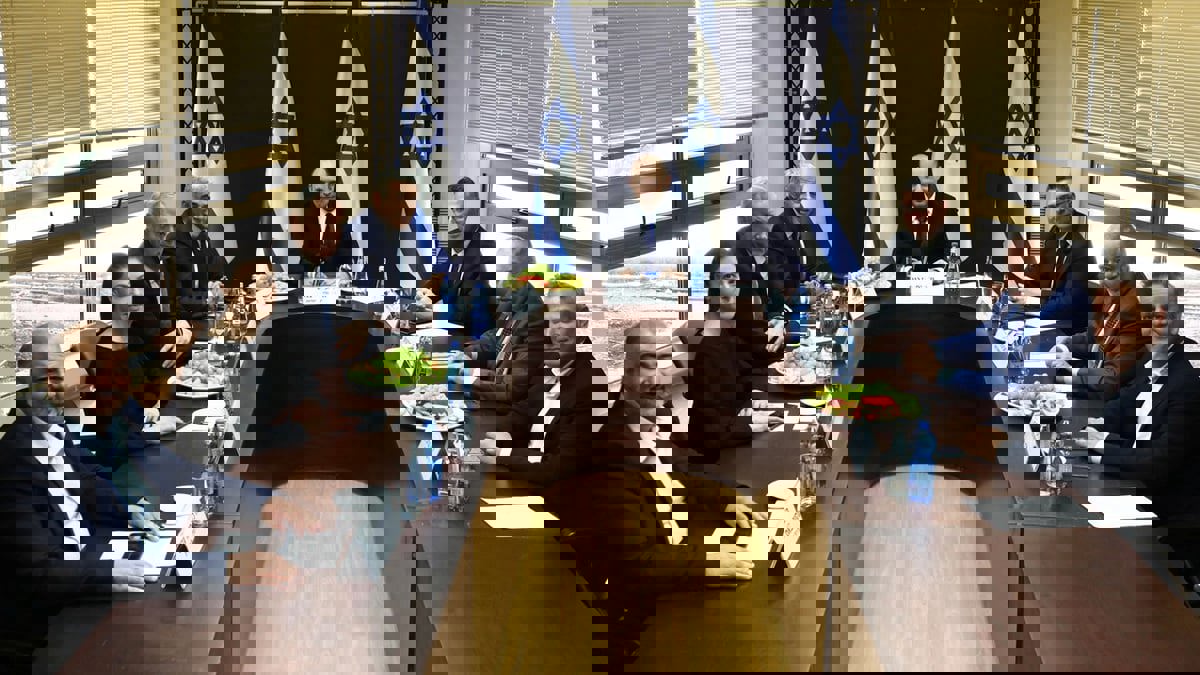 القائمة العربية الموحدة تضع "شروطا" لإنقاذ الحكومة الإسرائيلية