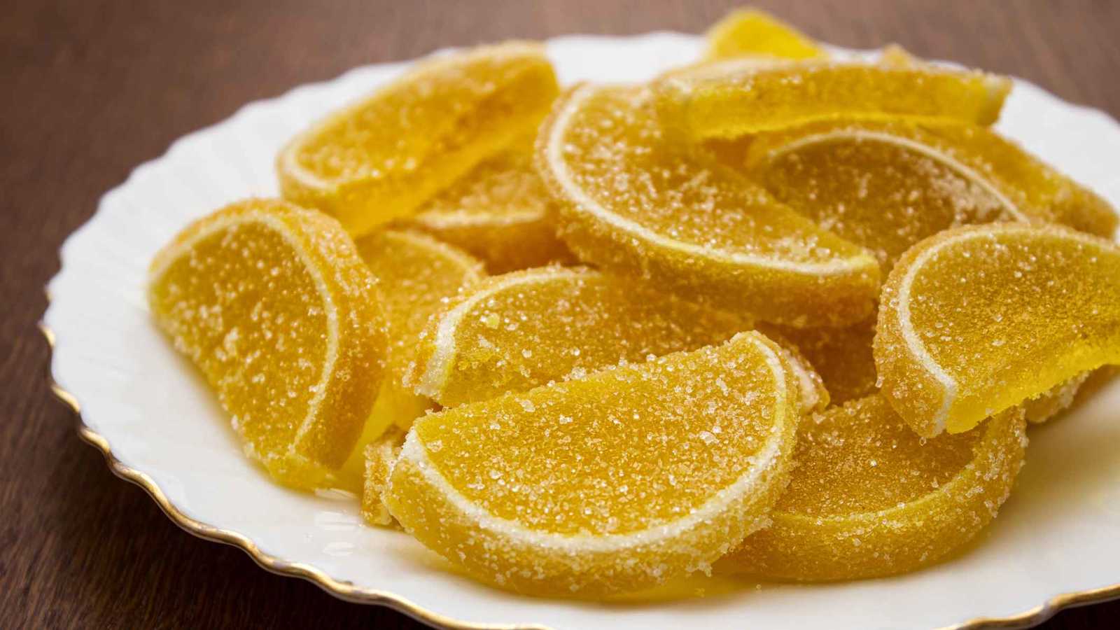 قطعة "حلوى حامضة" قد تُنقذك من نوبة القلق في ثوانٍ