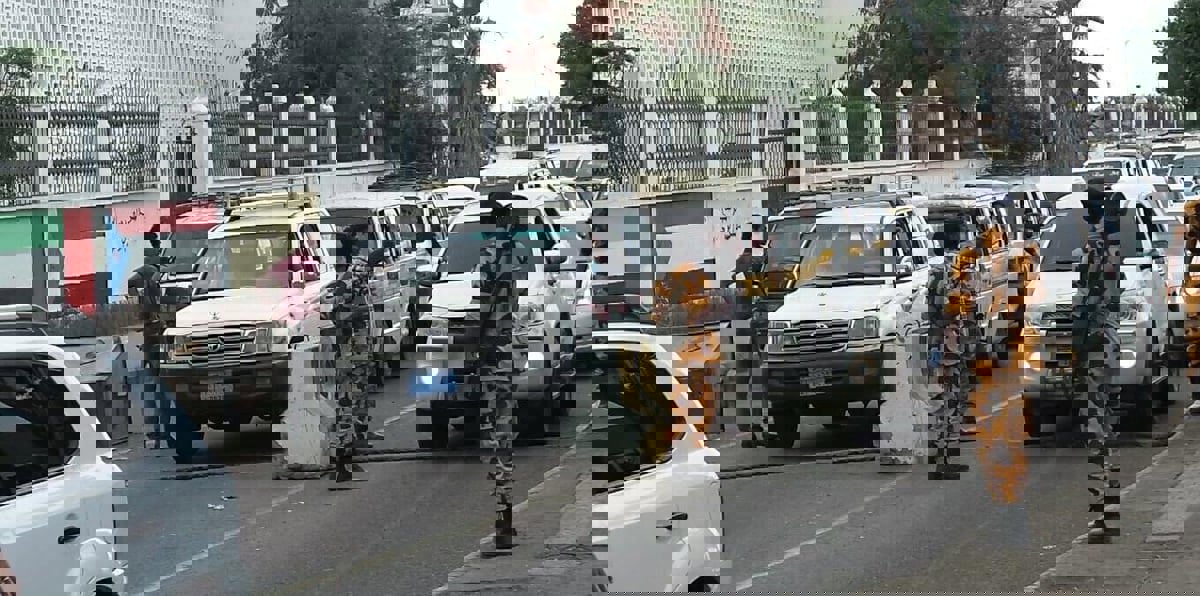 استنفار أمني وإغلاق شوارع في عدن