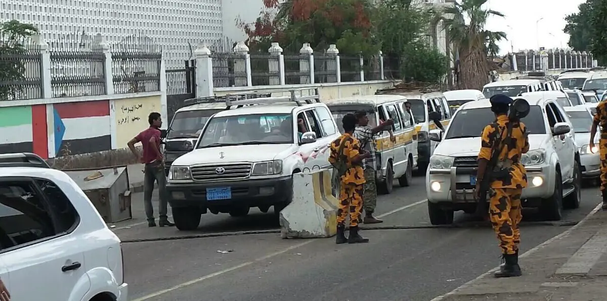 استنفار أمني وإغلاق شوارع في عدن