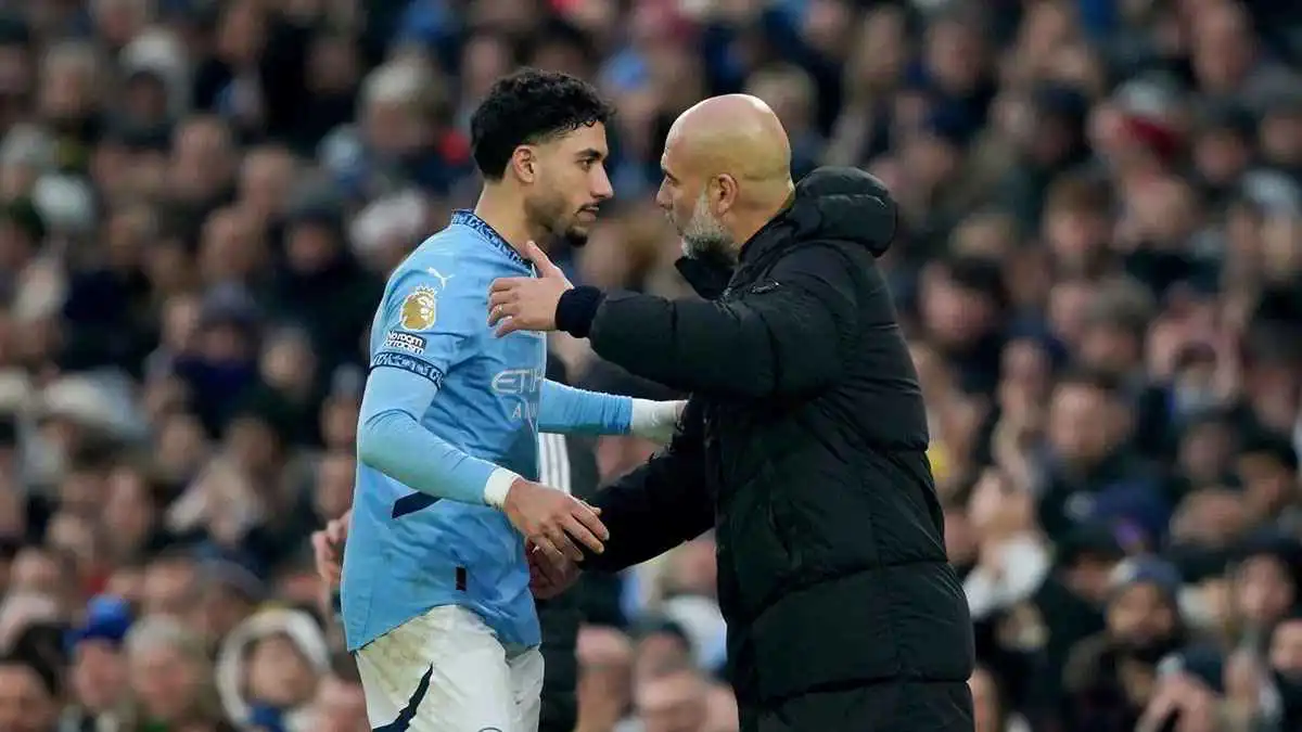 غوارديولا يفاجئ عمر مرموش