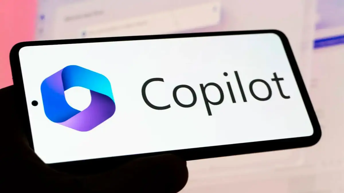 "مايكروسوفت" تُجري تعديلات بعد مخاوف من توليد "Copilot" صورًا إباحية