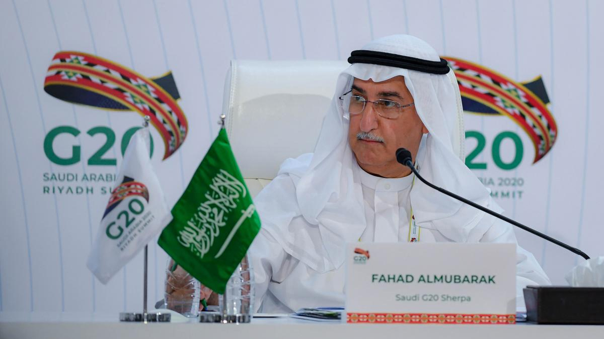 من هو المحافظ الجديد للبنك المركزي السعودي فهد المبارك؟