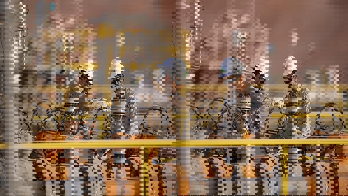 أرامكو ترفع أسعار نفطها الخفيف لشهر أبريل فوق 115 دولارا