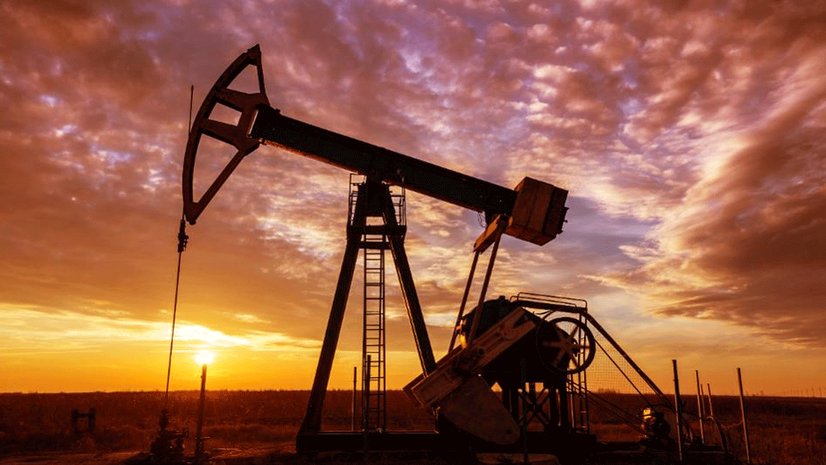 "فيتش": نزول النفط سيضغط على تصنيفات الدول المصدرة الأكثر حساسية‎