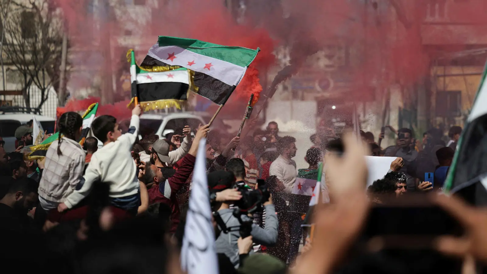 "تهديدات وشيكة".. مخاطر تهدد أمن سوريا خلال عطلة العيد