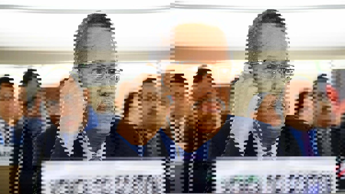 "النواب اليمني" ووزارة الدفاع يهاجمان بيان جباري وبن دغر: "صادم وغير مسؤول"