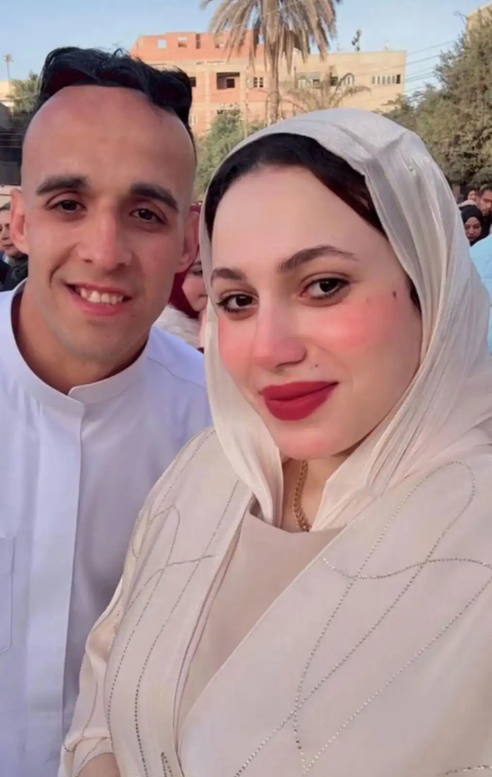 ناصر منسي وزوجته