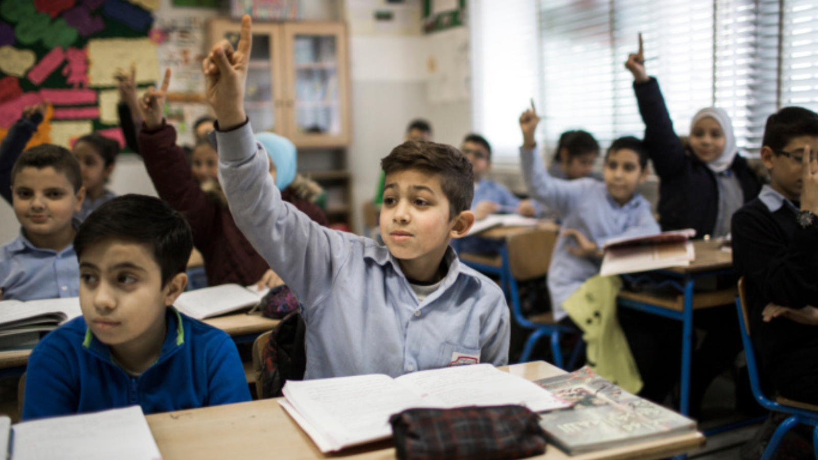 موقع عبري يهاجم تعديل المناهج التعليمية في سوريا