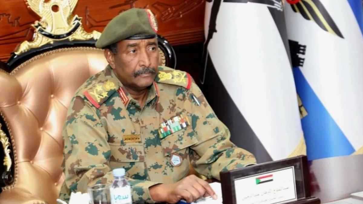البرهان يكسر وساطة "الرباعية" ويتمسّك بخيار الحرب في السودان