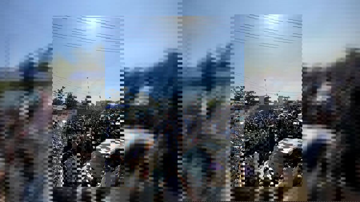 جنود أمريكيون يطلقون النار في الهواء لإبعاد المدنيين عن مدرج مطار كابول