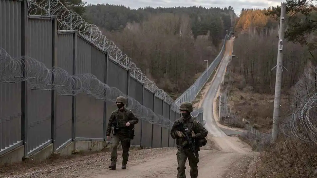 تعبئة مدنية غير مسبوقة.. سيناريو الحرب يخيم على بولندا