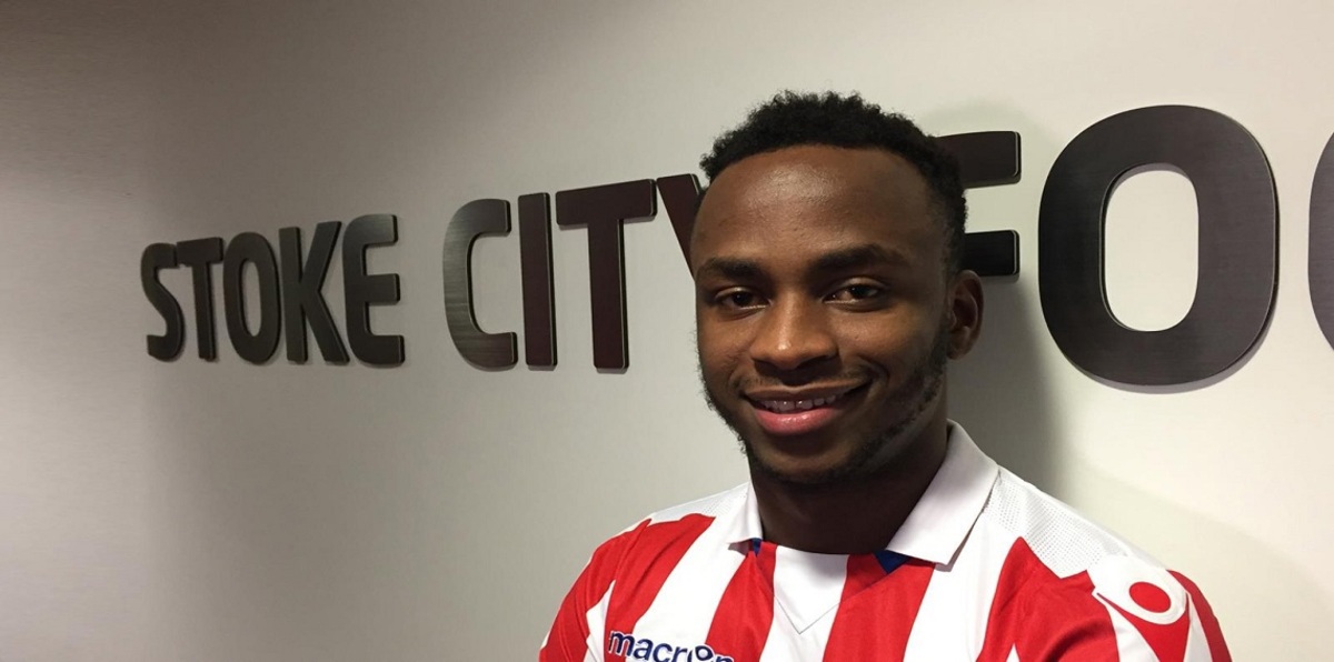 بيراهينو مهاجم ستوك سيتي ينجب 3 أطفال من 3 سيدات في 6 أسابيع (صور)