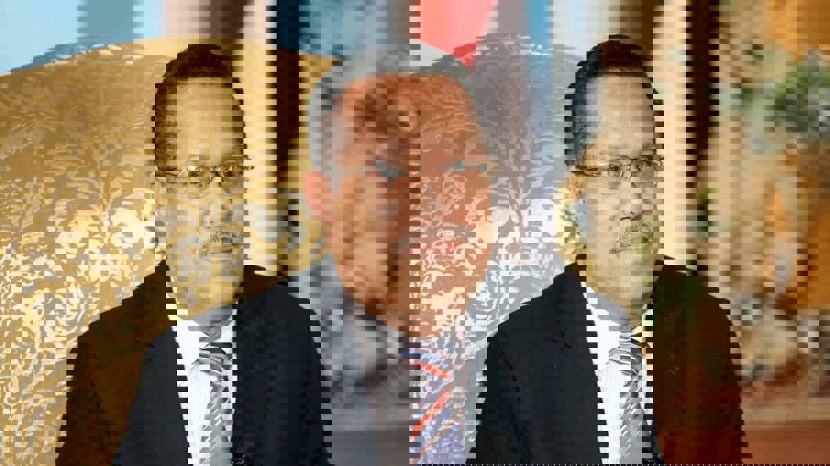 مصادر برلمانية تنفي أي مشاورات بشأن تعيين "بن دغر" رئيسًا لمجلس الشورى اليمني